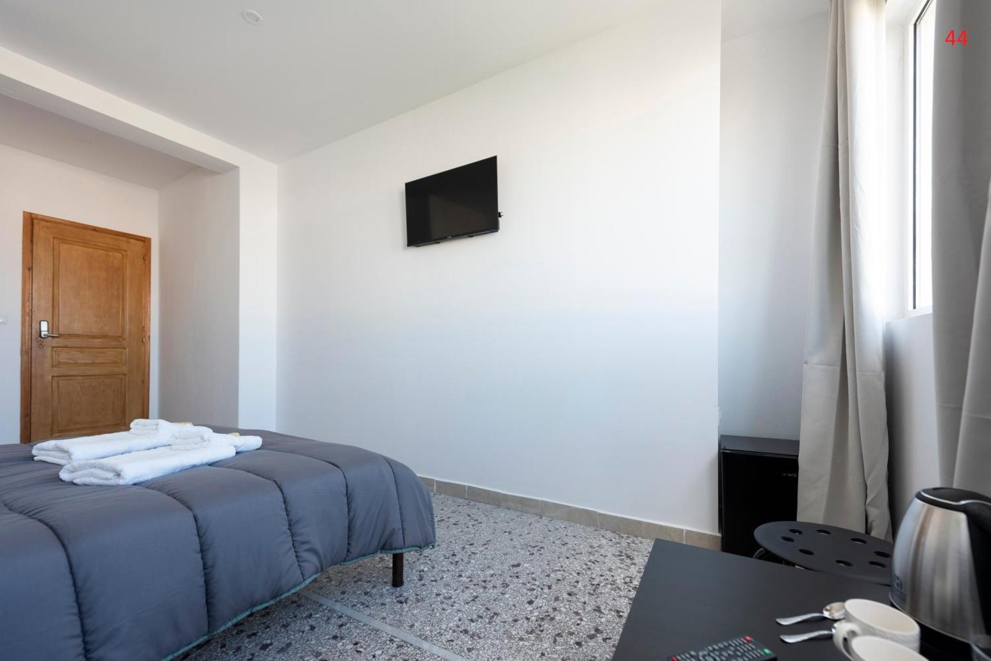 Liberal Gazi Appartement Athene Buitenkant foto