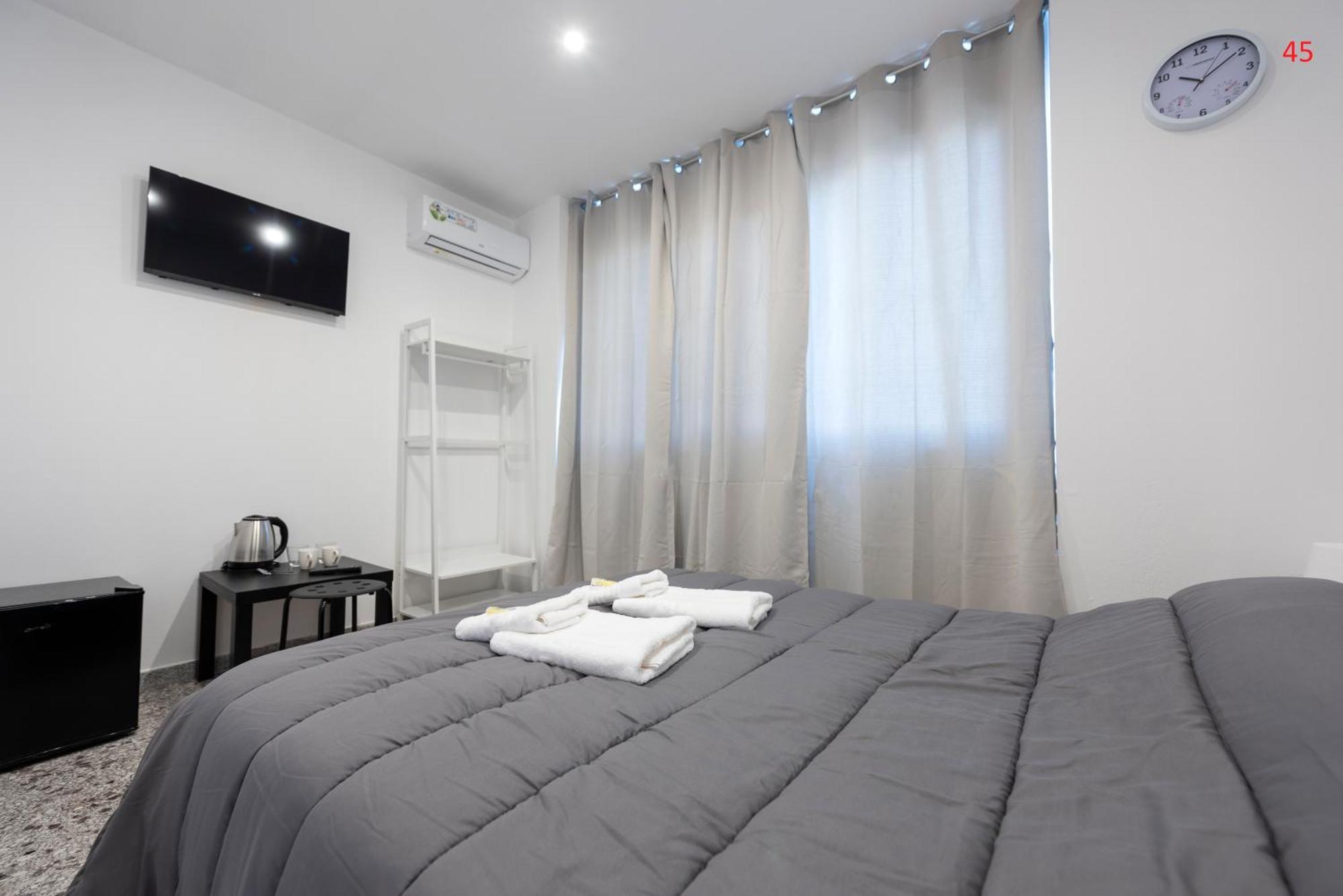 Liberal Gazi Appartement Athene Buitenkant foto