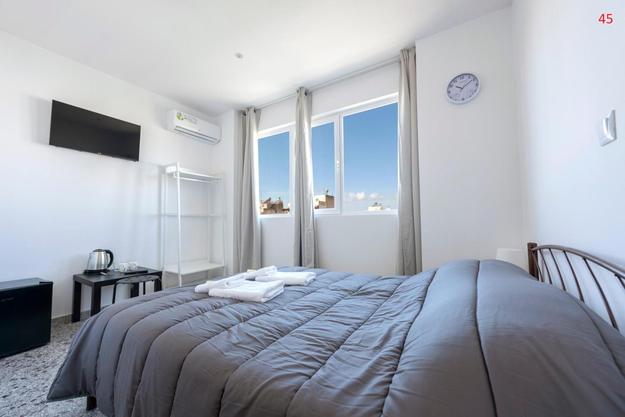 Liberal Gazi Appartement Athene Buitenkant foto